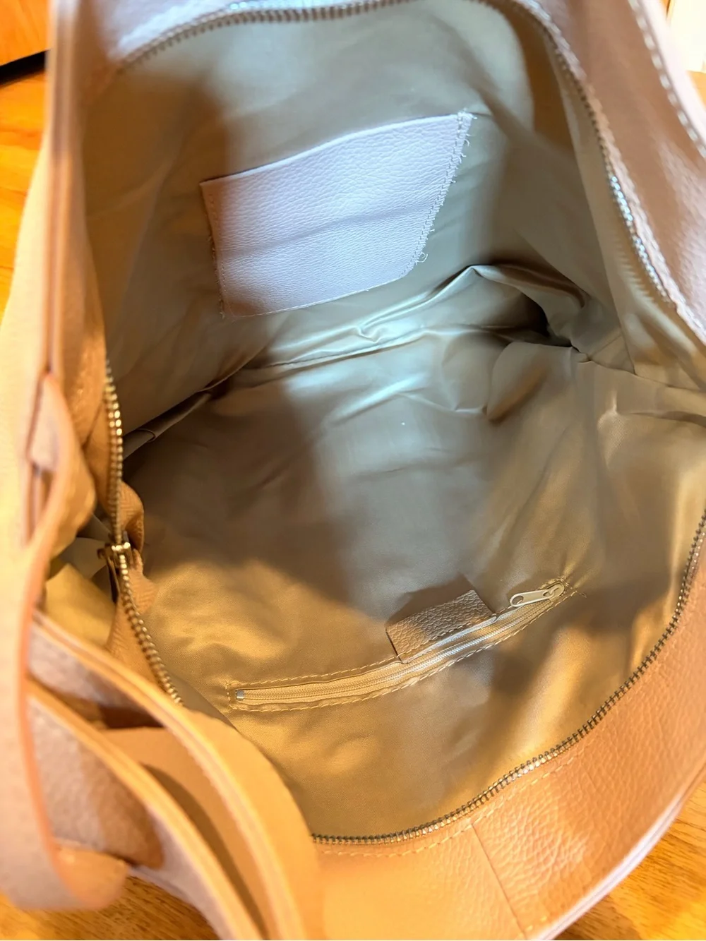 Vera Pelle Pebbled Light Taupe Shoulder Tote